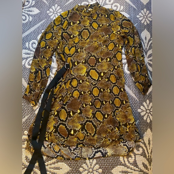🟡NEVER WORN! | ZARA DRESS | Size: Small | Snake-print Pattern - Picture 3 of 17